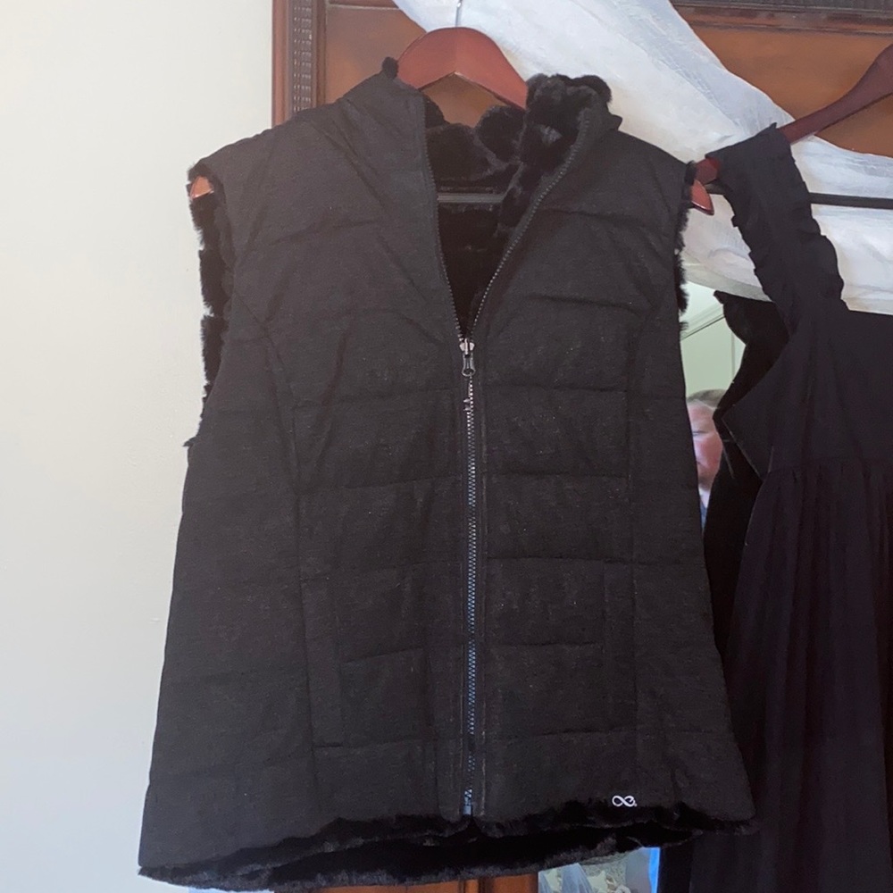 Black Infinity Reversible Vest - image 4